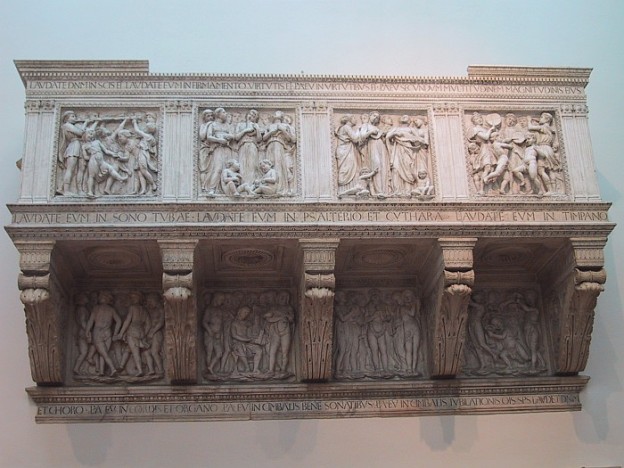  Lucia della Robbia's choir loft